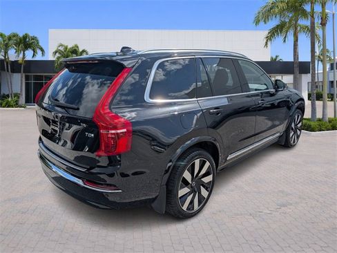 Used 2025 Volvo XC90 T8 Plus w/ Protection Package Premier image 7