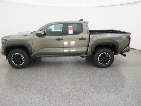 New 2025 Toyota Tacoma TRD Off-Road AWD/4WD image 3