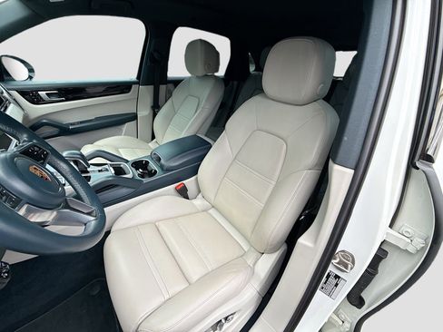 Used 2019 Porsche Cayenne S image 22