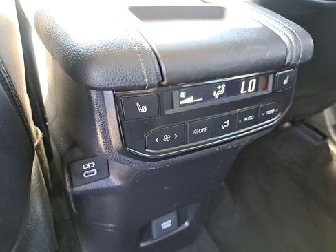 Used 2024 Toyota Grand Highlander Limited image 11
