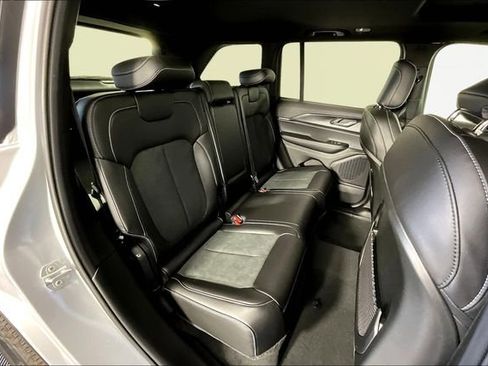 New 2025 Jeep Grand Cherokee Altitude image 11