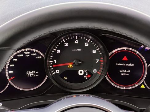 Used 2023 Porsche Cayenne image 16