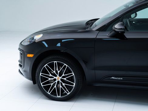 Certified 2026 Porsche Macan AWD/4WD image 11