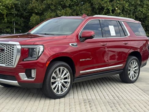 Used 2022 GMC Yukon Denali RWD image 2