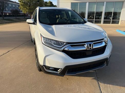 Used 2019 Honda CR-V Touring image 2