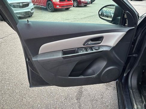 Used 2014 Chevrolet Cruze LS FWD image 14