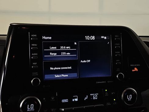 Used 2022 Toyota Highlander LE AWD/4WD image 21