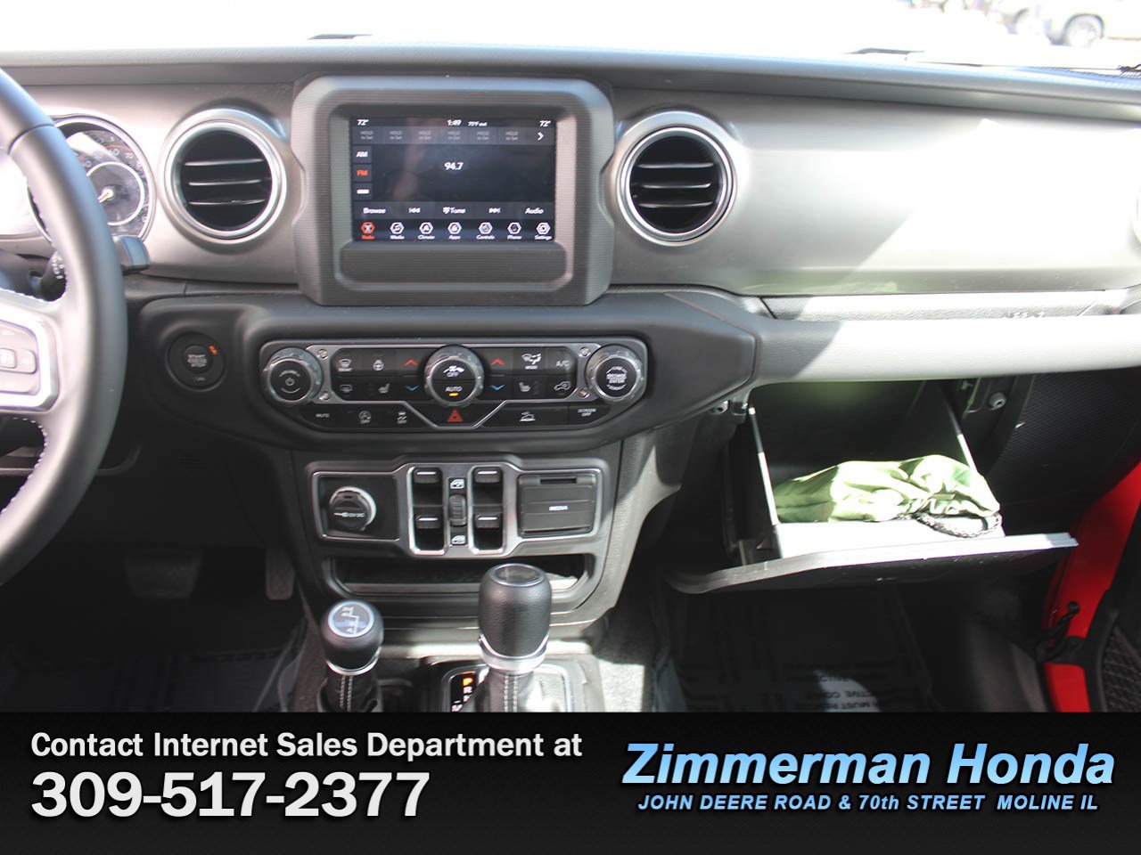 Used 2021 Jeep Wrangler Unlimited Sahara w/ Cold Weather Group AWD/4WD image 17