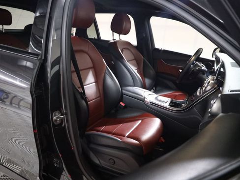 Used 2020 Mercedes-Benz GLC 300 4MATIC image 53