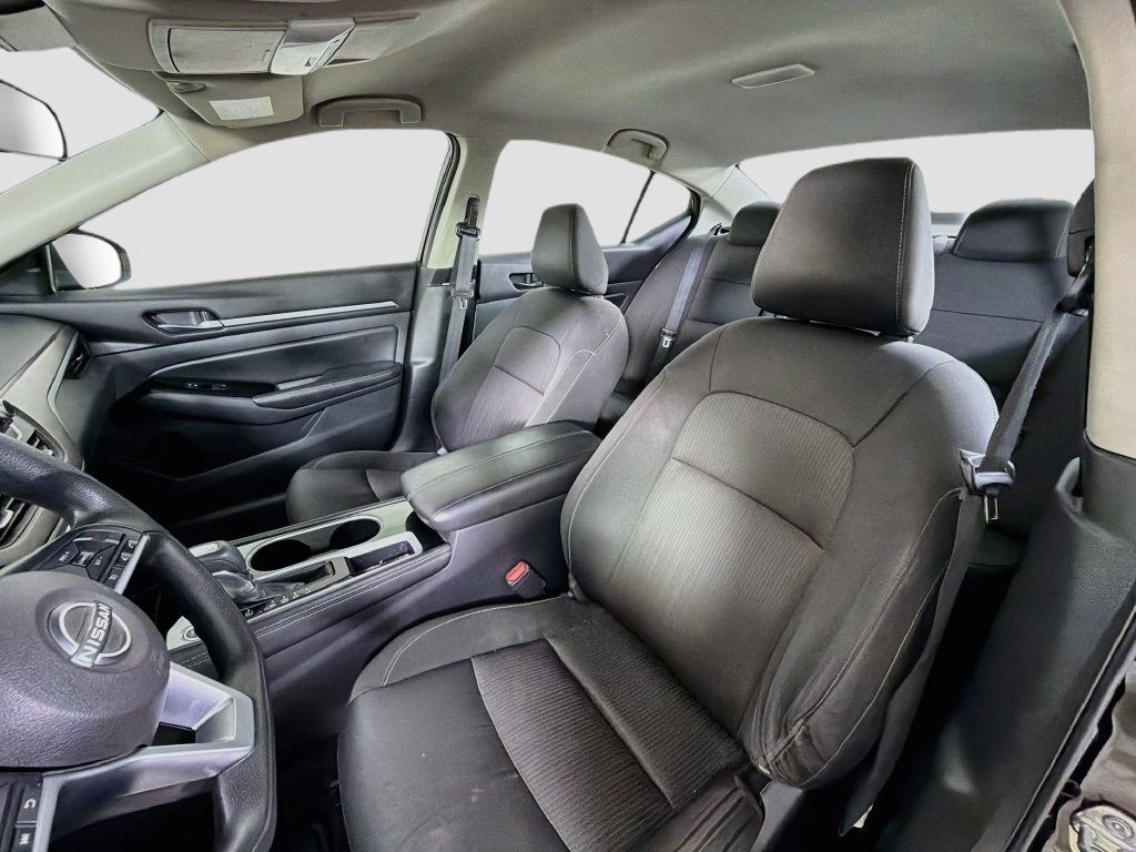 Used 2023 Nissan Altima 2.5 SV FWD image 14