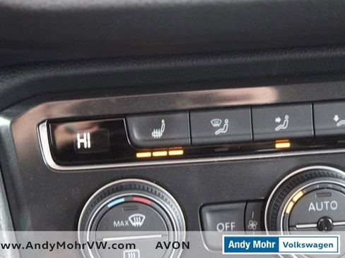 Used 2019 Volkswagen Tiguan SE image 41