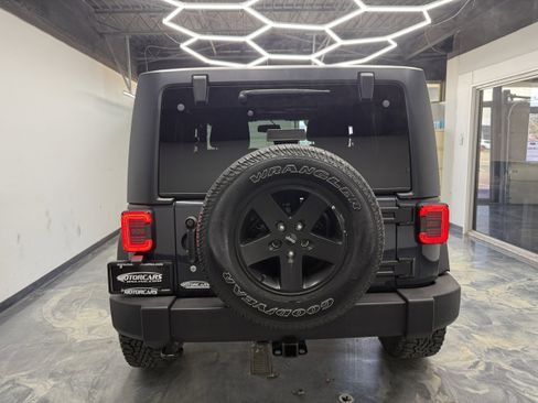 Used 2016 Jeep Wrangler Sport AWD/4WD image 9