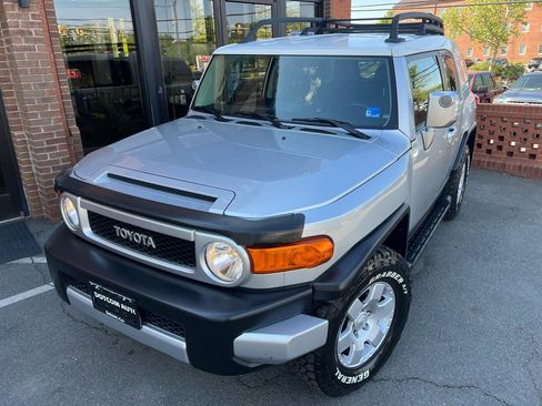 Used 2008 Toyota FJ Cruiser 4WD image 2