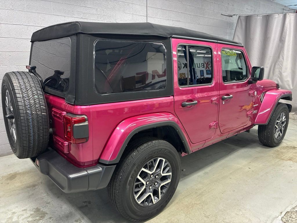 Used 2024 Jeep Wrangler Unlimited Sahara AWD/4WD image 2
