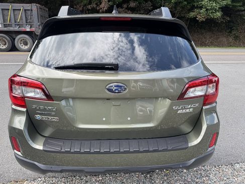 Used 2016 Subaru Outback 2.5i Limited AWD/4WD image 6