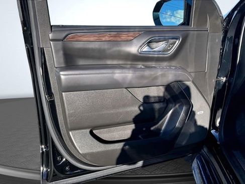 Used 2022 Chevrolet Tahoe LT w/ LT Signature Plus Package image 20