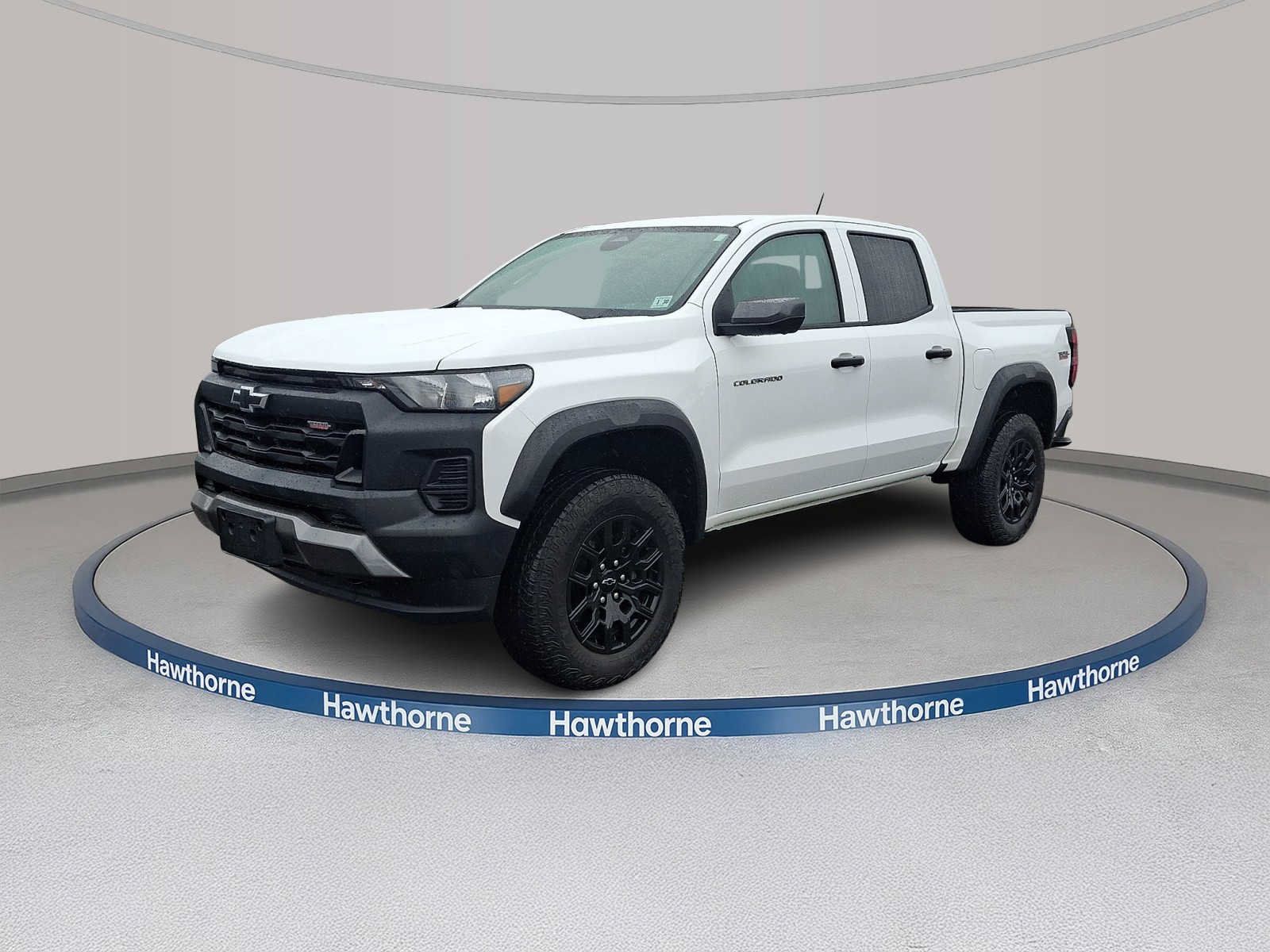 Used 2025 Chevrolet Colorado Trail Boss AWD/4WD image 3