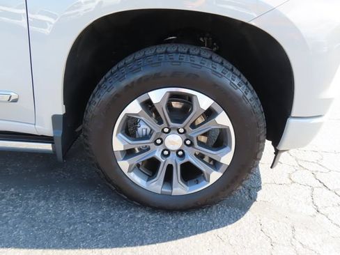Certified 2026 Chevrolet Silverado 1500 High Country w/ Technology Package AWD/4WD image 11