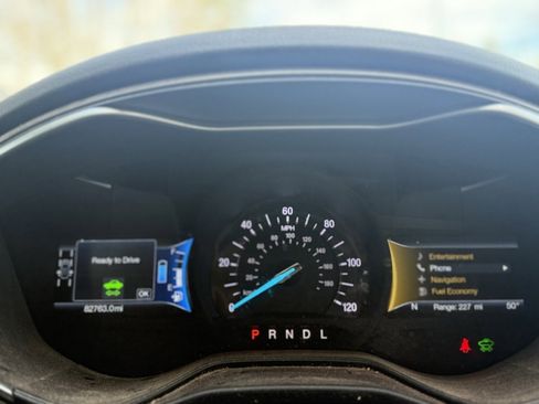 Used 2019 Ford Fusion SEL image 28