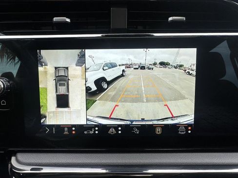 Used 2024 GMC Sierra 1500 AT4 w/ Technology Package AWD/4WD image 25