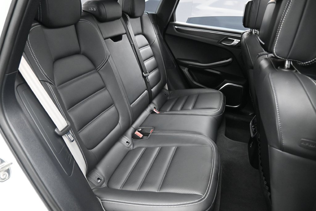 Used 2023 Porsche Macan GTS w/ Premium Package Plus AWD/4WD image 28