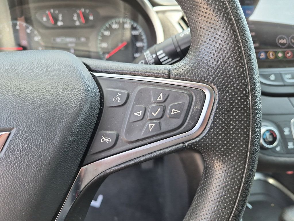 Used 2025 Chevrolet Malibu LT FWD image 18