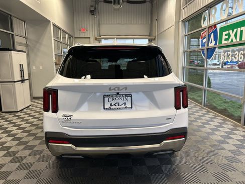 New 2026 Kia Sorento S image 5