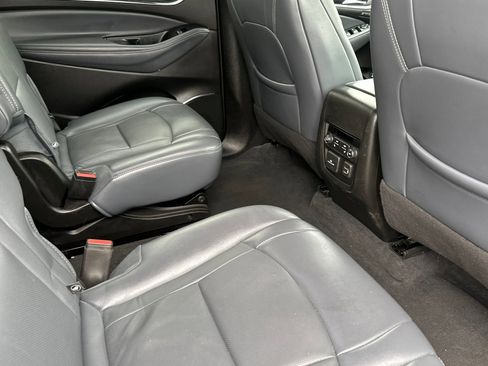 Used 2024 Buick Enclave Premium image 19