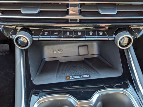 New 2026 Chevrolet Traverse LT image 22