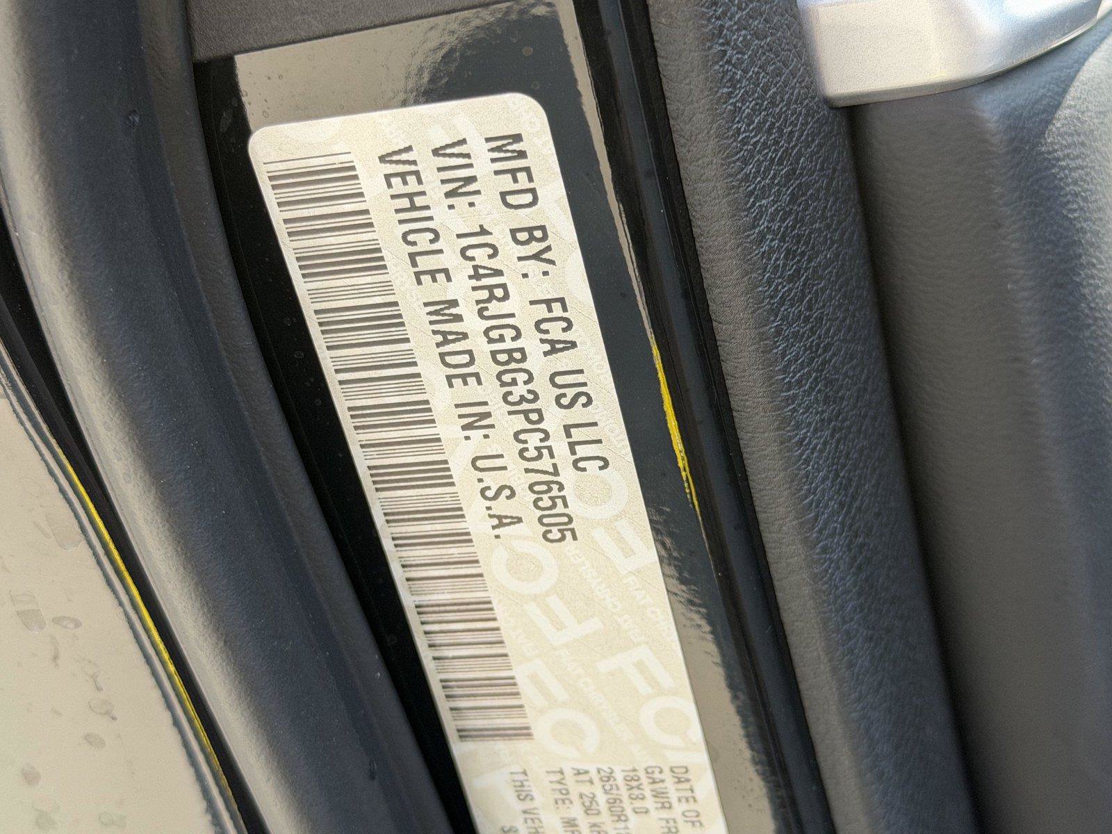 Used 2023 Jeep Grand Cherokee Limited RWD image 31
