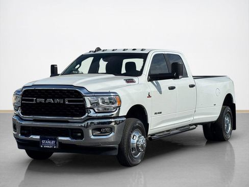 Used 2022 RAM 3500 Big Horn w/ Level A Equipment Group AWD/4WD image 3