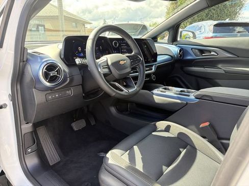 Certified 2025 Chevrolet Equinox EV LT w/ Convenience Package FWD image 12