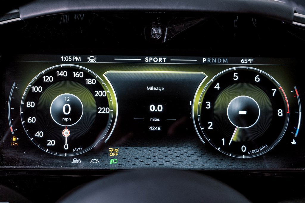 Used 2026 Aston Martin V8 Vantage Roadster RWD image 27
