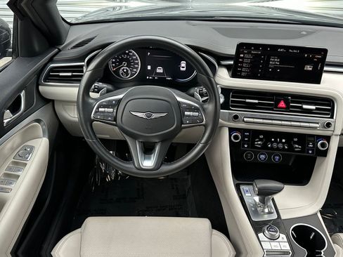 Used 2025 Genesis G70 2.5T image 35