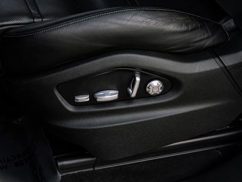 Used 2021 Porsche Cayenne image 36