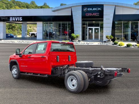 New 2026 GMC Sierra 3500 Pro AWD/4WD image 3