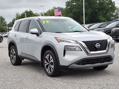 Used 2023 Nissan Rogue SV AWD/4WD image 2