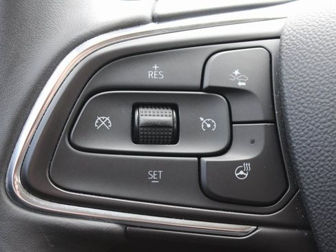 Used 2023 Buick Envision Essence image 13