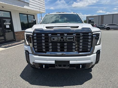 Used 2024 GMC Sierra 2500 Denali Ultimate AWD/4WD image 9