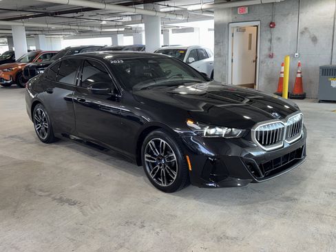 Used 2025 BMW 530i w/ M Sport Package RWD image 2
