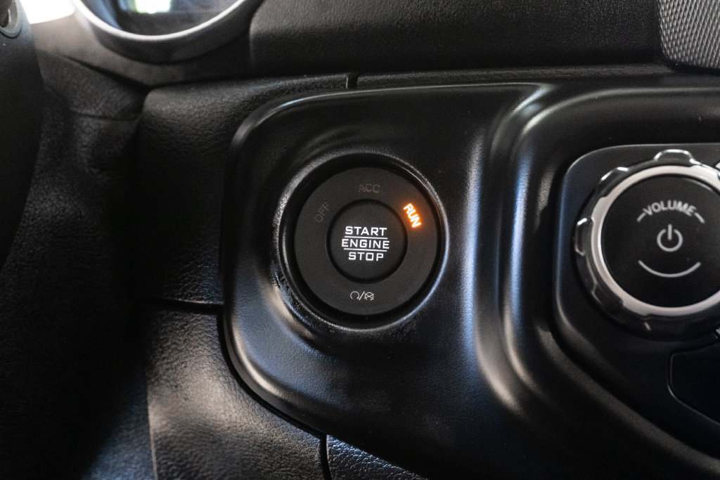 Used 2021 Jeep Wrangler Unlimited Sahara w/ Cold Weather Group AWD/4WD image 20