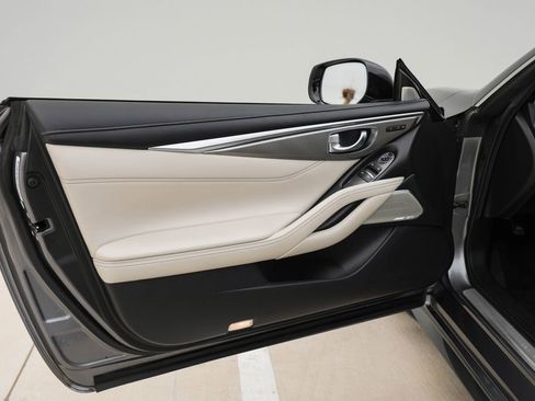 Used 2017 INFINITI Q60 3.0t w/ Premium Plus Package 3.0T image 15