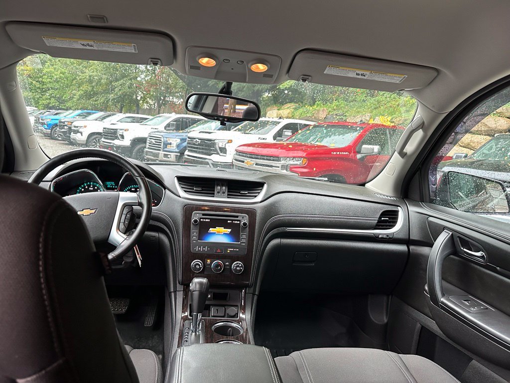 Used 2015 Chevrolet Traverse LT FWD image 25