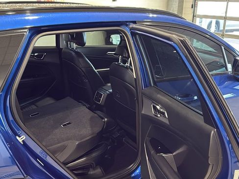 Used 2023 Kia Sportage SX image 15