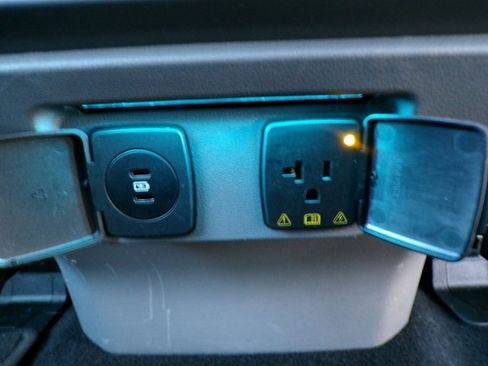 Used 2024 Ford F150 XLT w/ Mobile Office Package image 11