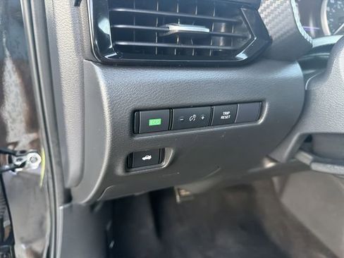 Used 2024 Nissan Sentra SV w/ Trunk Package image 11