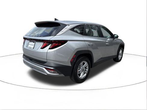 New 2026 Hyundai Tucson SE image 3