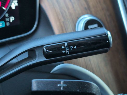 Used 2024 Mercedes-Benz GLC 300 4MATIC image 18