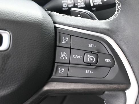 Used 2024 Chevrolet Trax LS FWD image 43