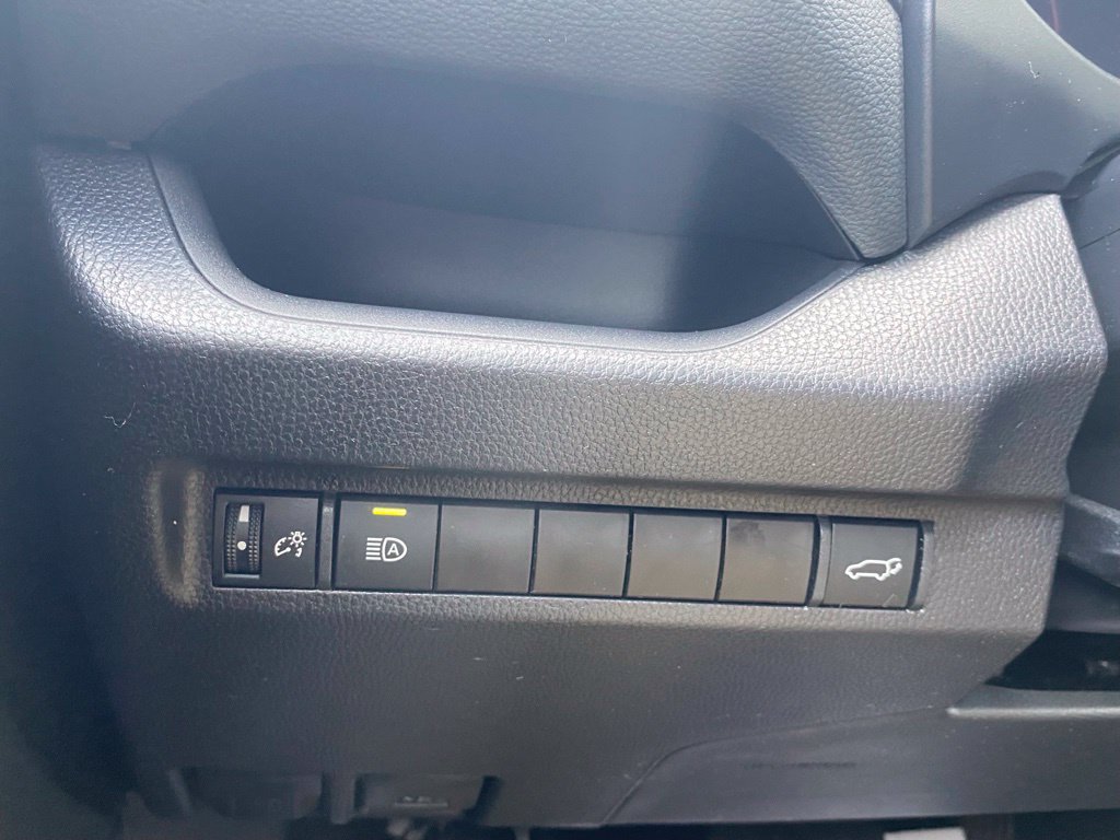 Used 2025 Toyota RAV4 XLE Premium AWD/4WD image 26